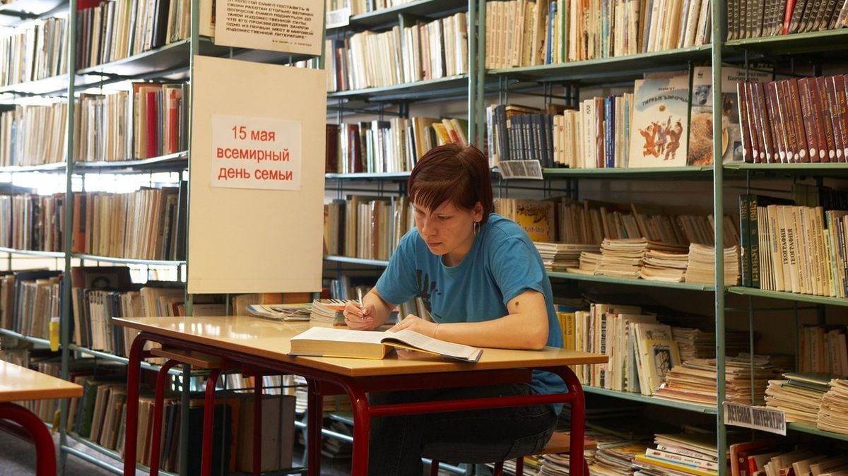 Ruští školáci dostanou učebnici o válce na Ukrajině. Napsal ji vnuk Stalinova ministra
